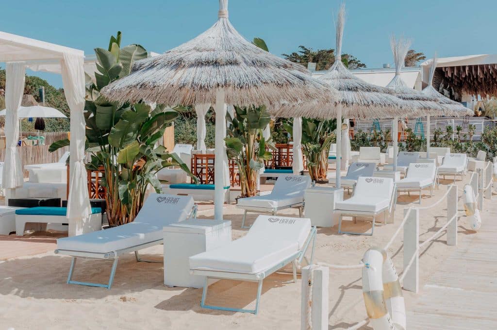 Attrezzature balneari per spiagge e resort
